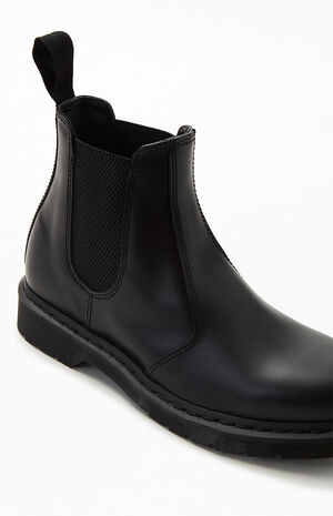 Dr Martens Mono Smooth Leather Chelsea Boots | PacSun