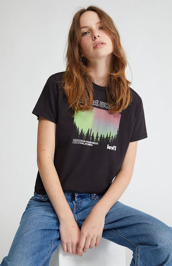 Levi's Natural Wonder T-Shirt | Dulles Town Center