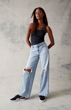 Women's Baggy Jeans | PacSun