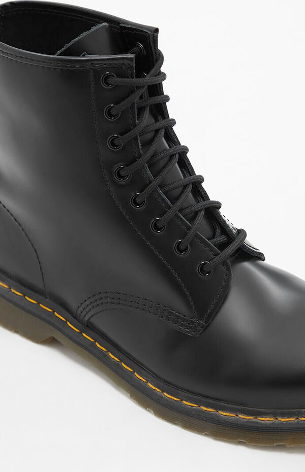1460 Women's Smooth Leather Lace Up Boots in Black