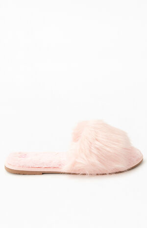 Malvados Women's Dreamy Fuzzy Slippers | PacSun