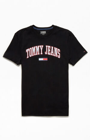 Arthur Conan Doyle toewijzen Goodwill Tommy Jeans Arched Flag T-Shirt | PacSun