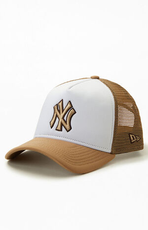 New Era New York Yankees Resort 9FORTY Trucker Hat